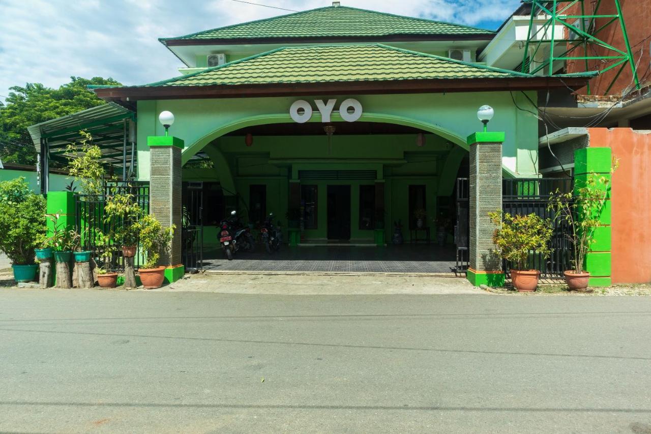 Super Oyo 1682 Greenia Hotel كوبانغ المظهر الخارجي الصورة