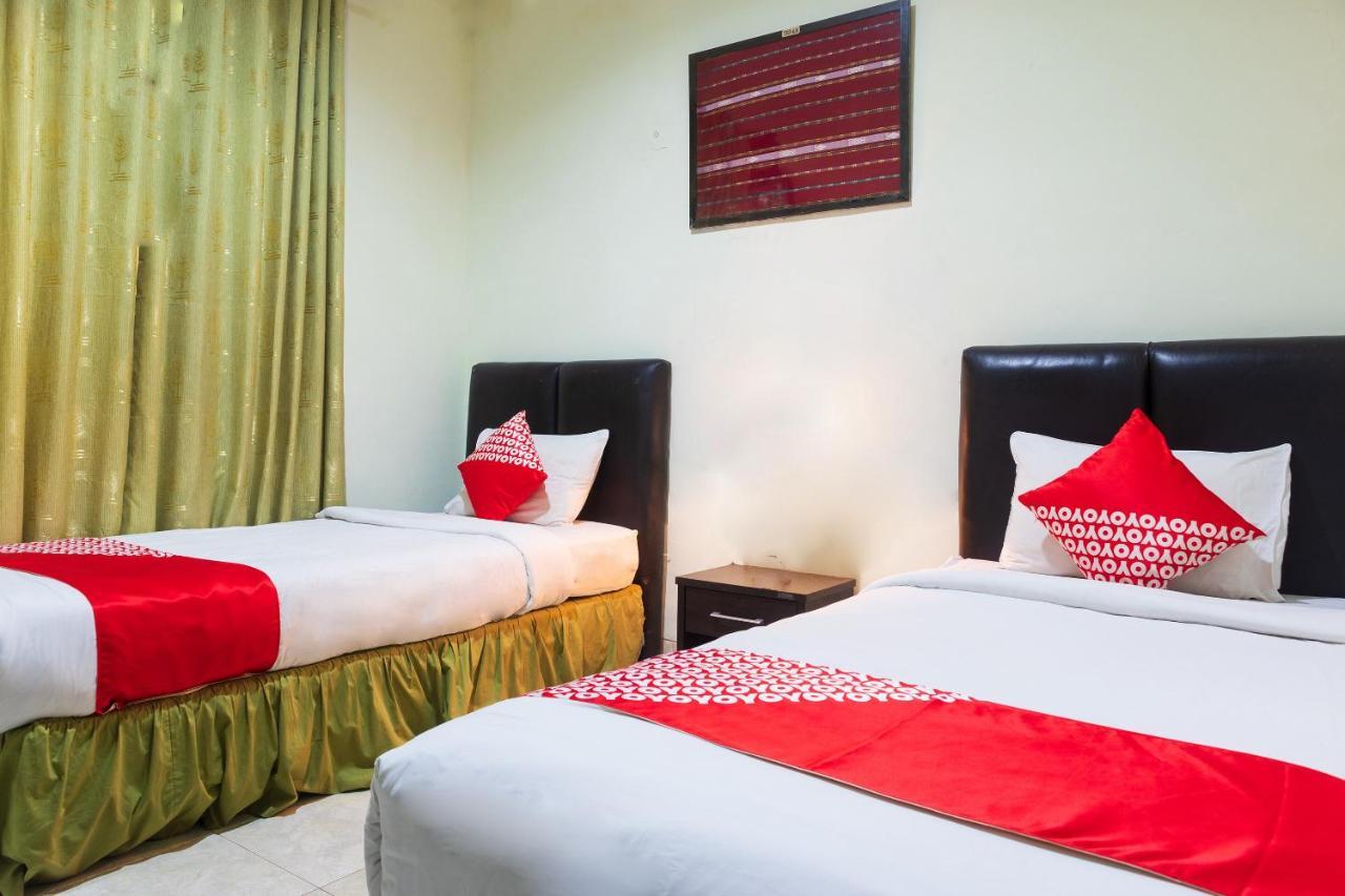 Super Oyo 1682 Greenia Hotel كوبانغ المظهر الخارجي الصورة